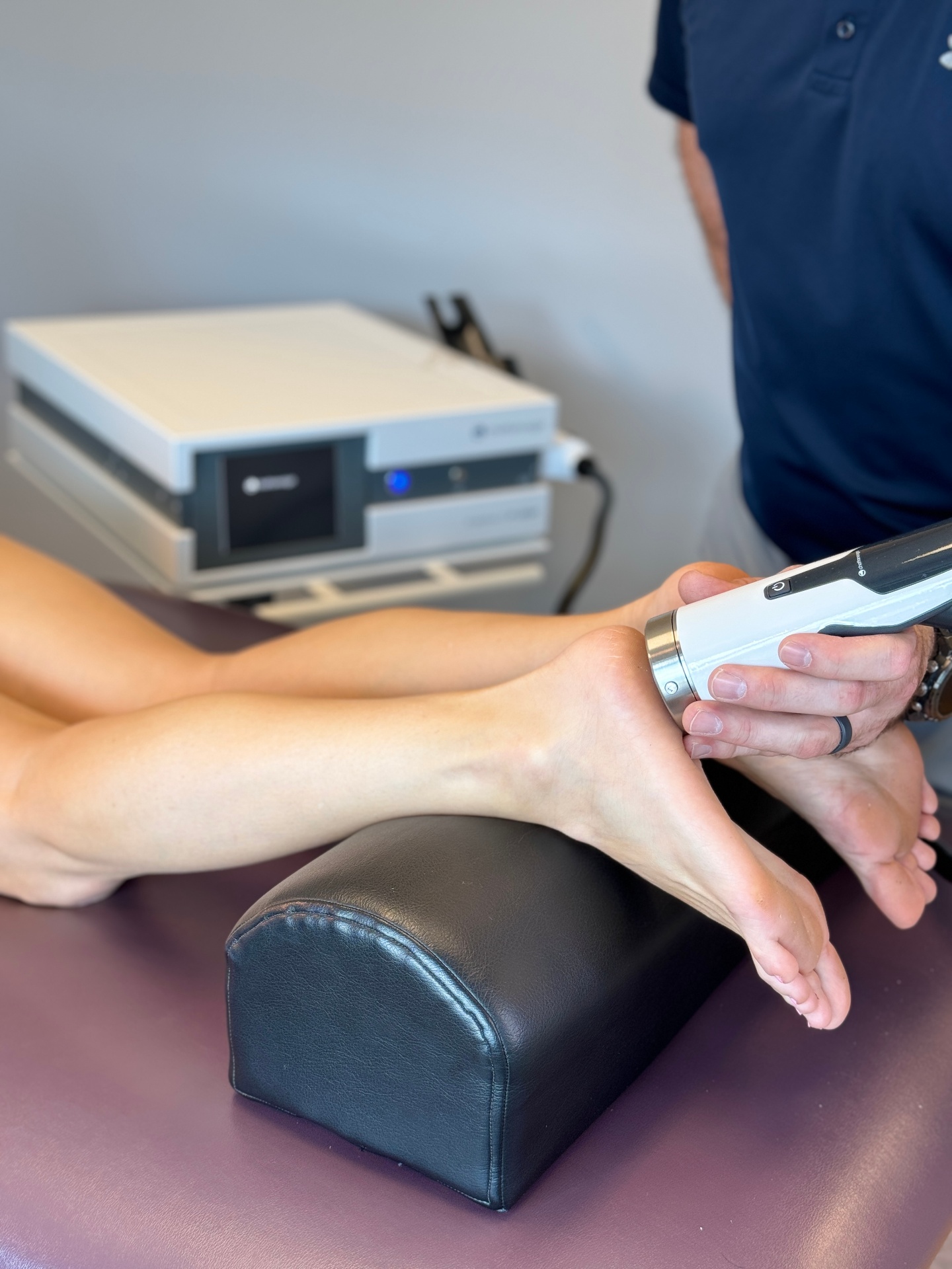 Shockwave therapy on a foot